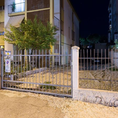 B&B Foscolo Llido Degli Estensi Luaran gambar